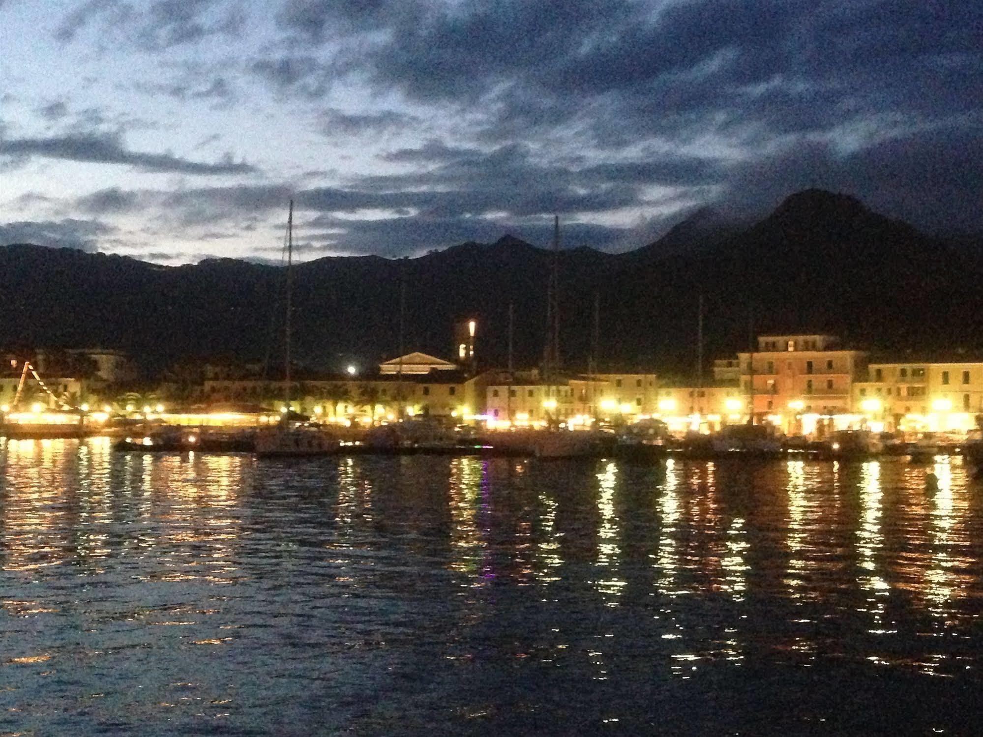 Affittacamere Vista Mare Porto Azzurro Exteriér fotografie